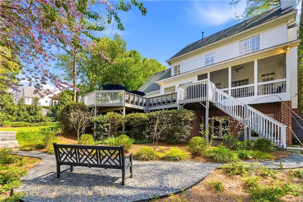 633 Longwood Drive NW