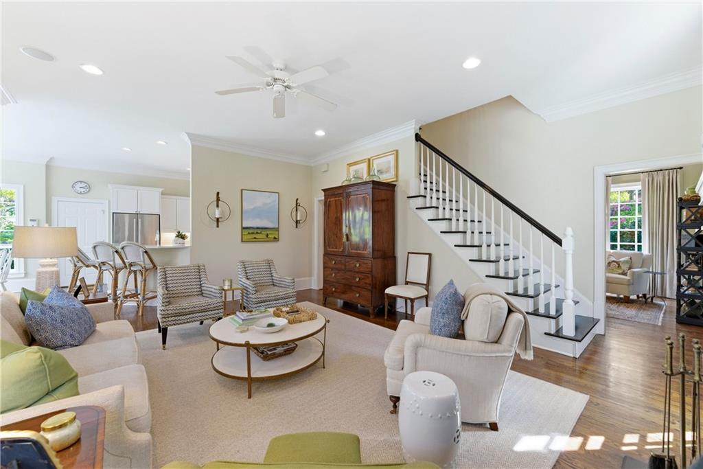 633 Longwood Drive NW