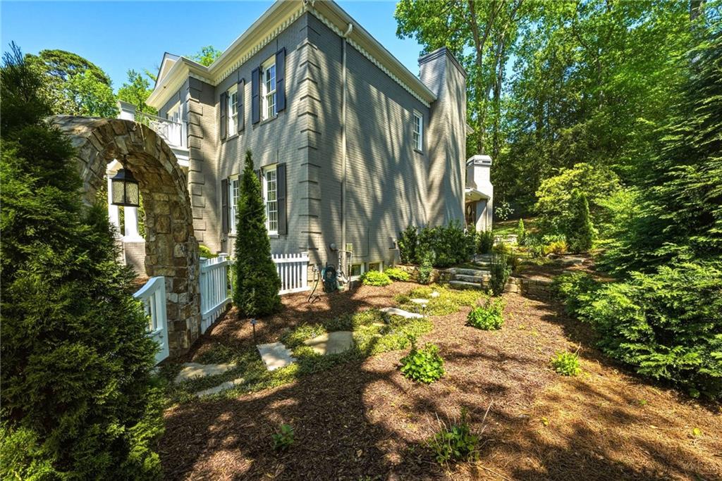 3395 W Paces Ferry Court NW