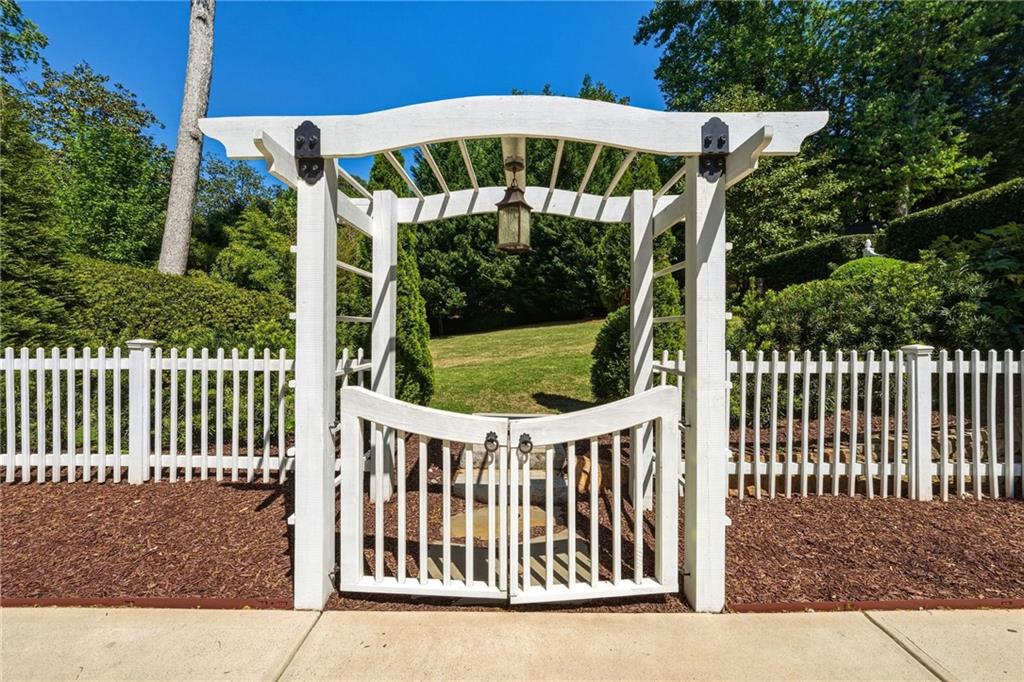 3395 W Paces Ferry Court NW