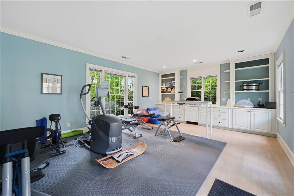 2820 Normandy Drive NW