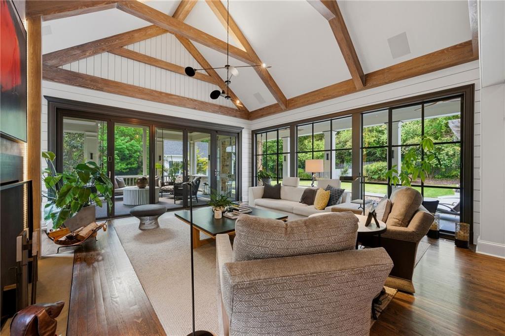 2820 Normandy Drive NW