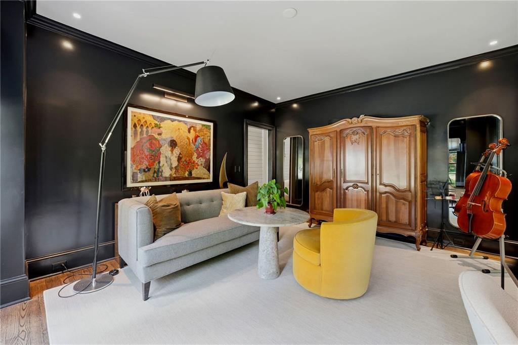 2820 Normandy Drive NW