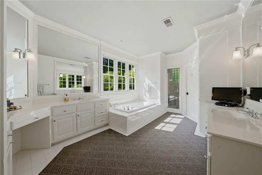 2820 Normandy Drive NW