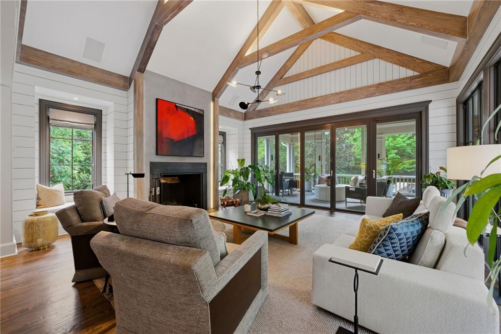 2820 Normandy Drive NW