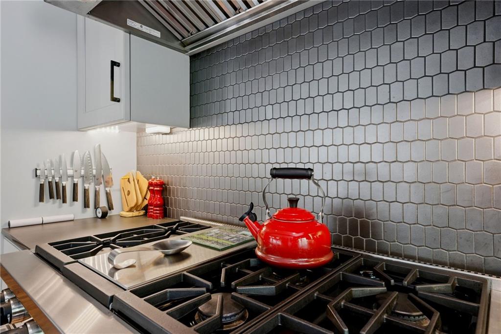 2820 Normandy Drive NW