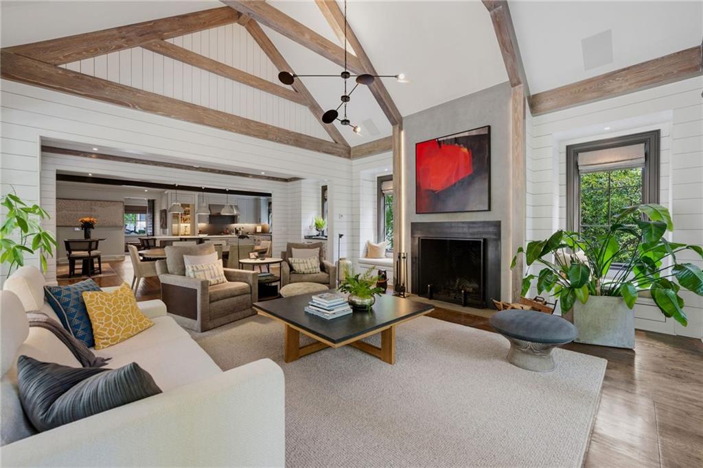 2820 Normandy Drive NW