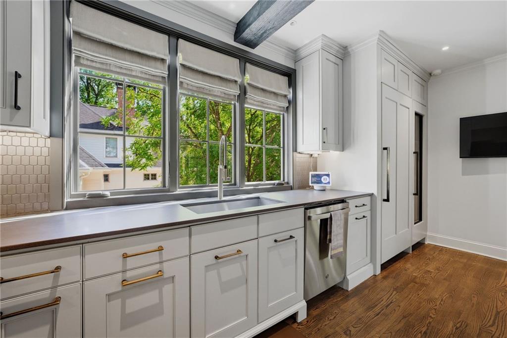 2820 Normandy Drive NW