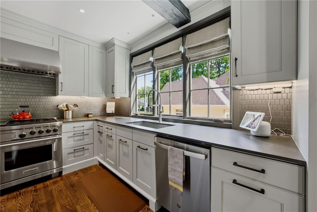 2820 Normandy Drive NW