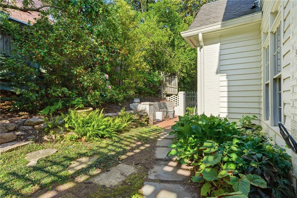 2820 Normandy Drive NW