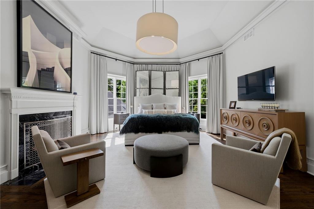 2820 Normandy Drive NW