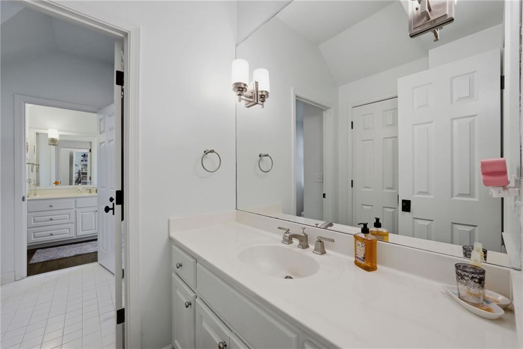 2820 Normandy Drive NW