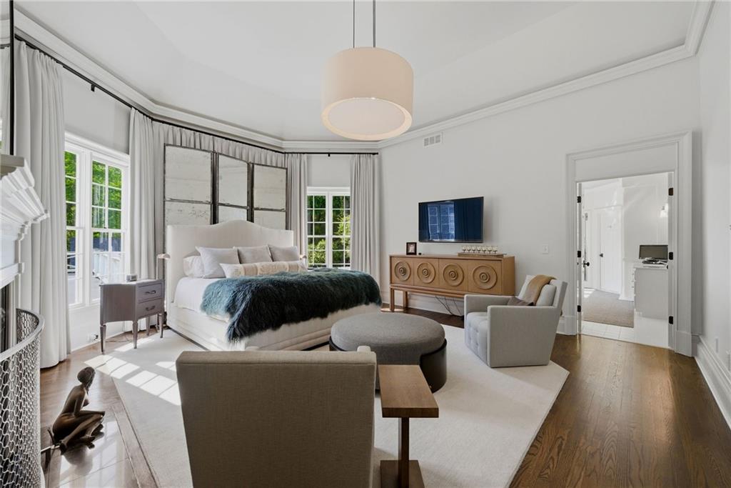 2820 Normandy Drive NW