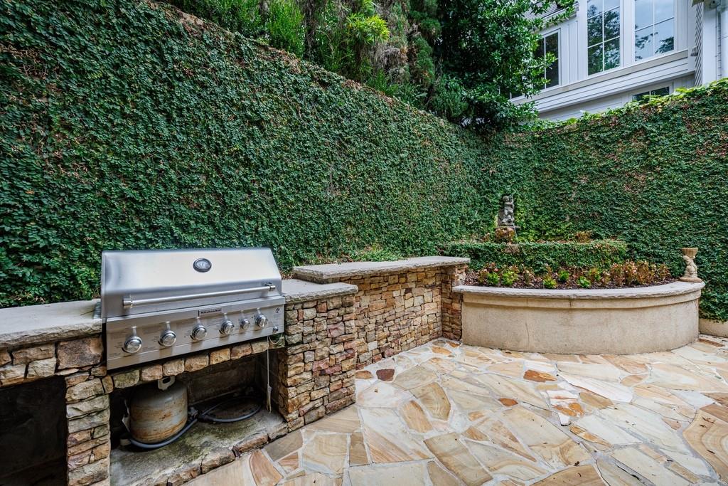 388 Beverly Road NE