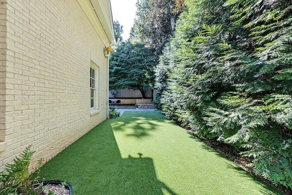 82 Blackland Road NW