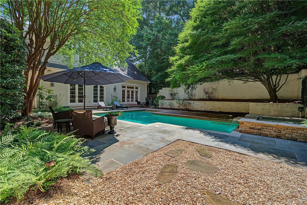 82 Blackland Road NW