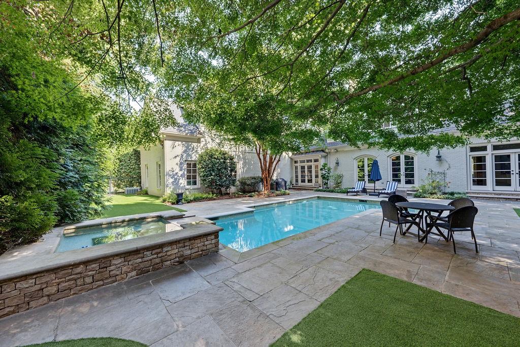82 Blackland Road NW