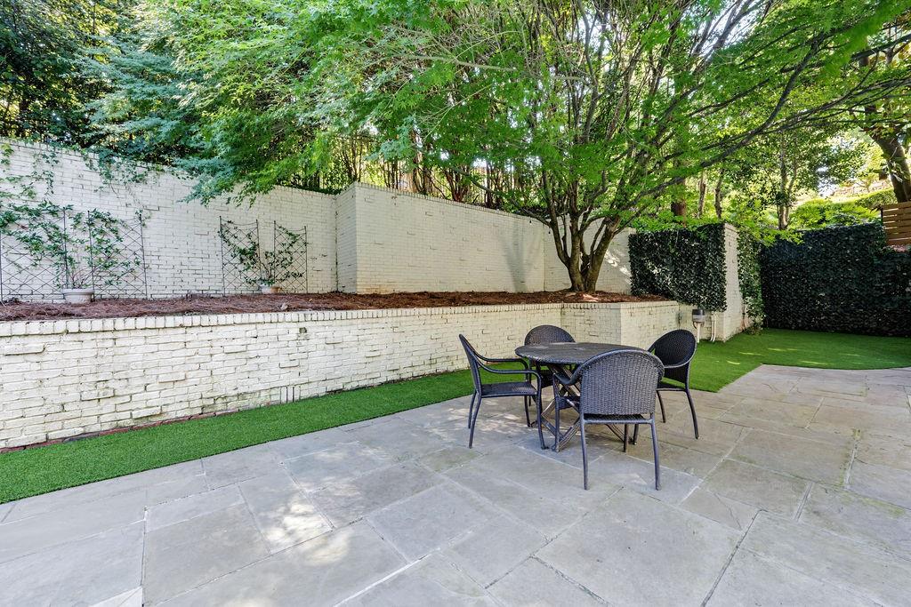 82 Blackland Road NW