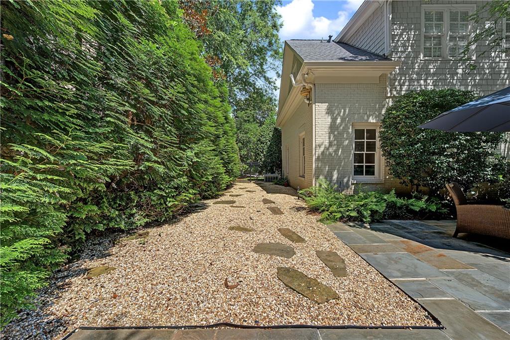 82 Blackland Road NW