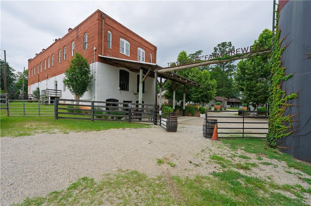 18756 Highway 85