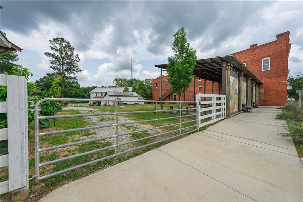 18756 Highway 85