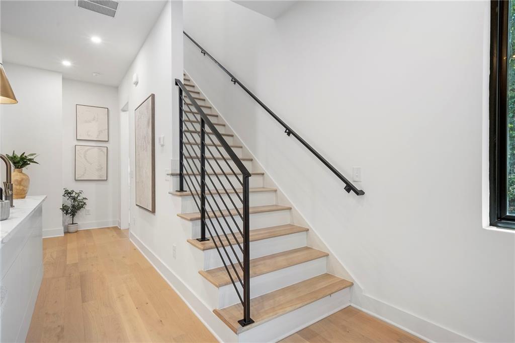1169 Penny Lane