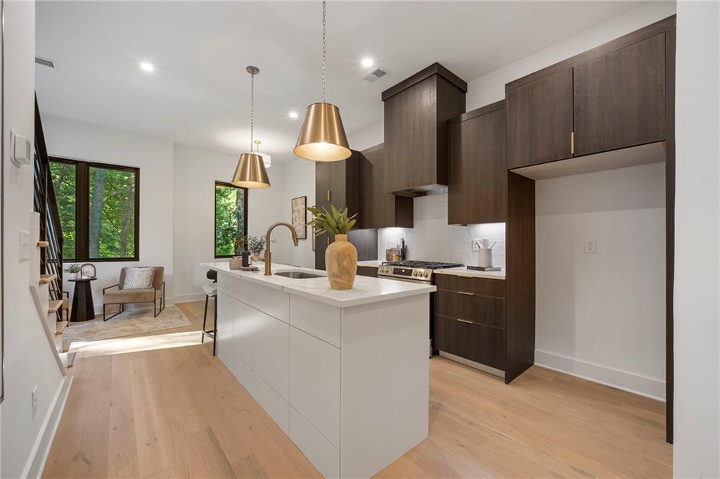 1169 Penny Lane