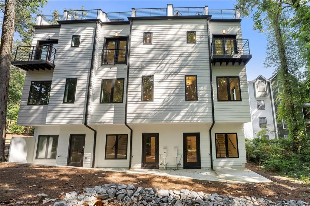 1169 Penny Lane