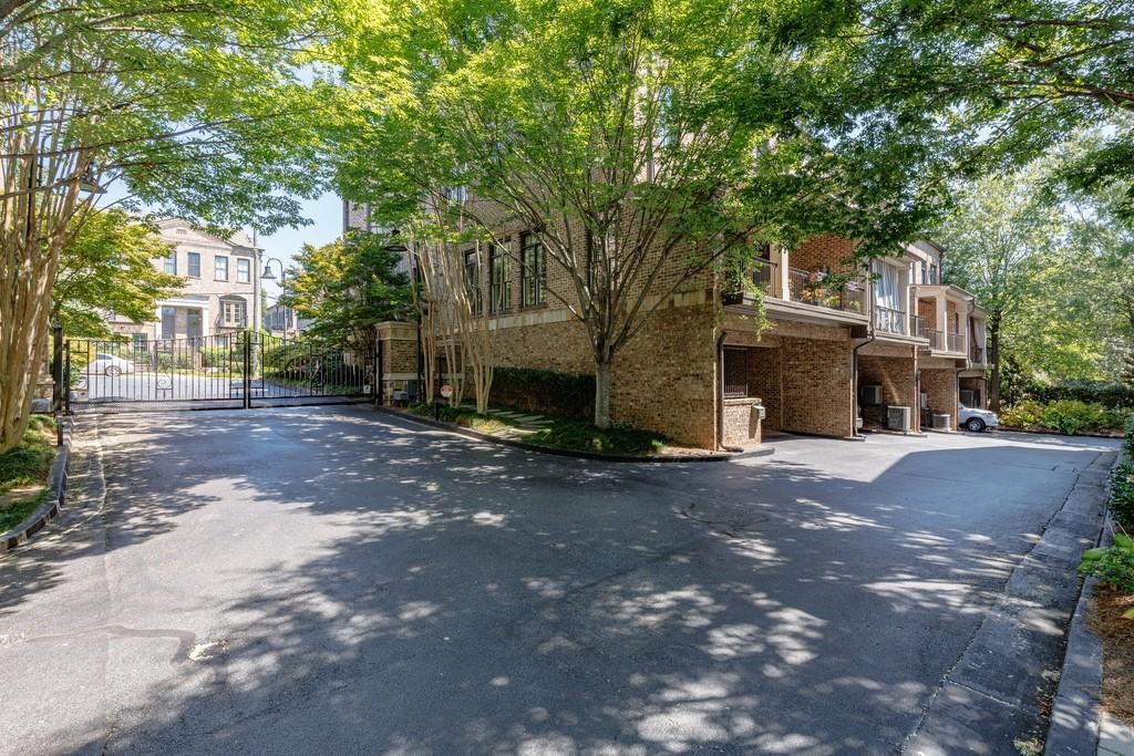 8 Honour Avenue NW Unit 6