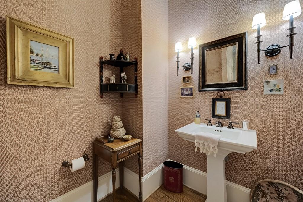 8 Honour Avenue NW Unit 6