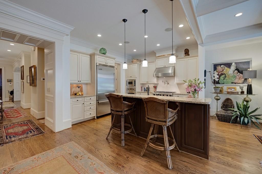 8 Honour Avenue NW Unit 6
