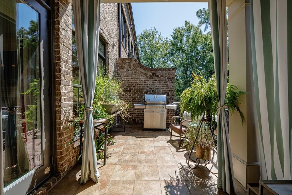 8 Honour Avenue NW Unit 6