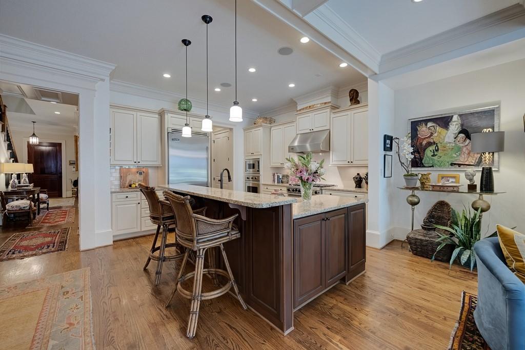 8 Honour Avenue NW Unit 6