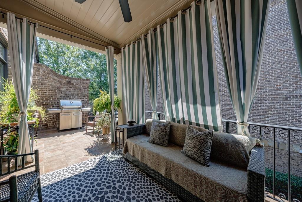 8 Honour Avenue NW Unit 6
