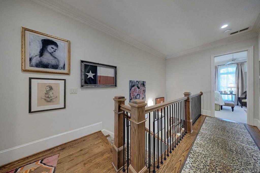 8 Honour Avenue NW Unit 6