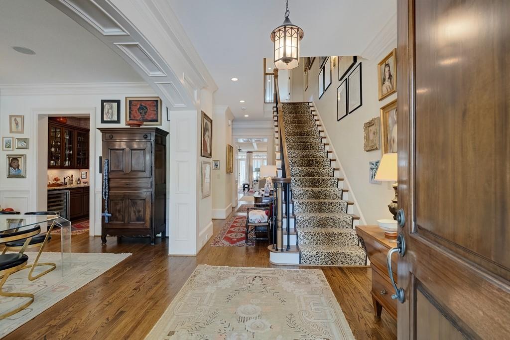 8 Honour Avenue NW Unit 6