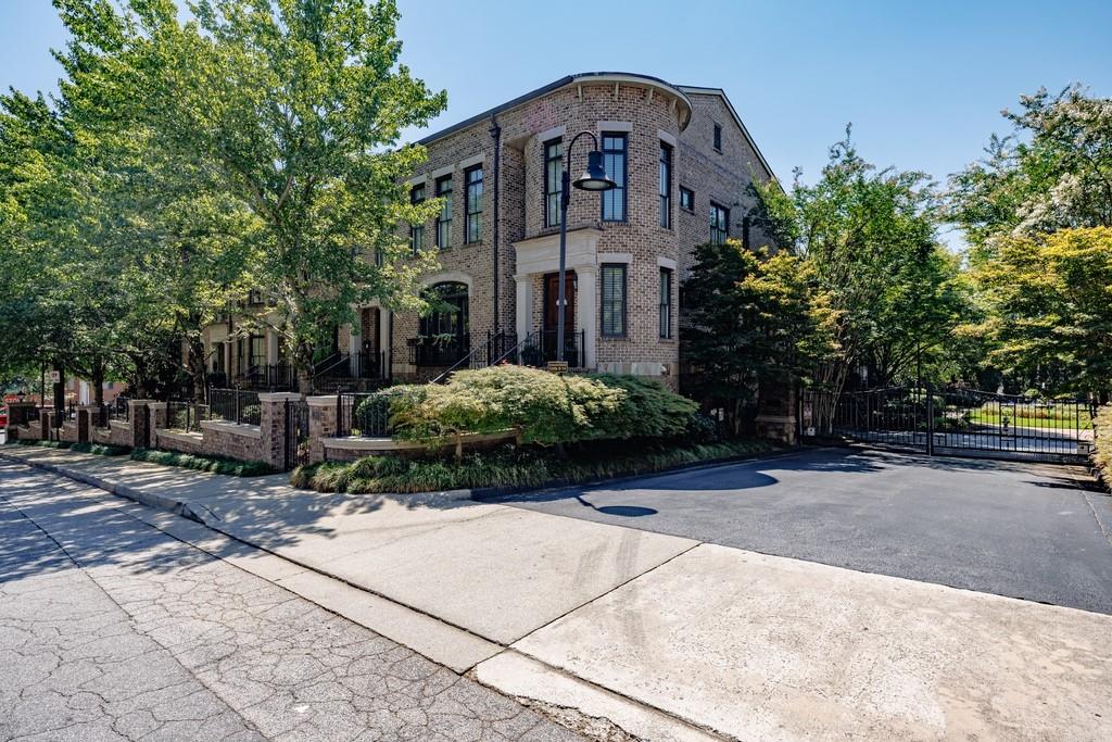 8 Honour Avenue NW Unit 6