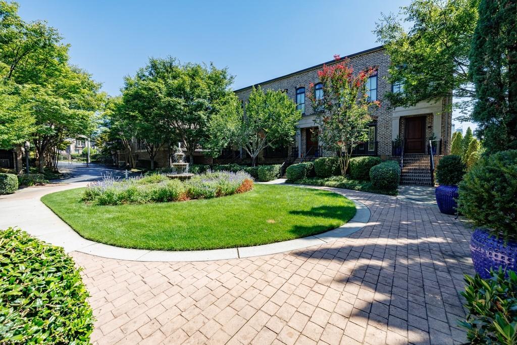 8 Honour Avenue NW Unit 6