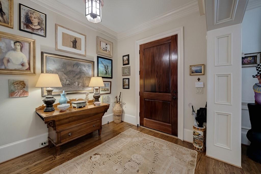 8 Honour Avenue NW Unit 6