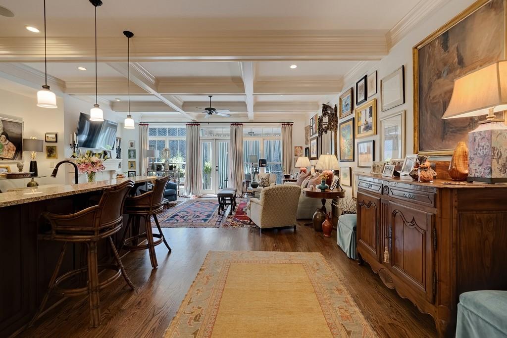 8 Honour Avenue NW Unit 6
