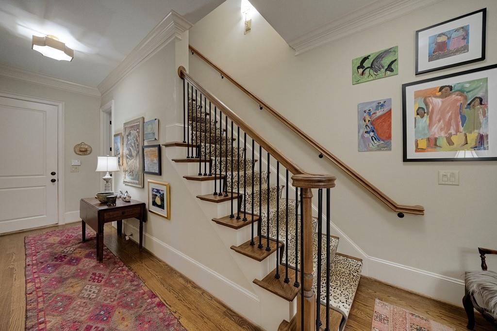 8 Honour Avenue NW Unit 6