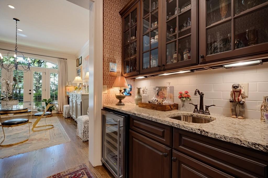 8 Honour Avenue NW Unit 6