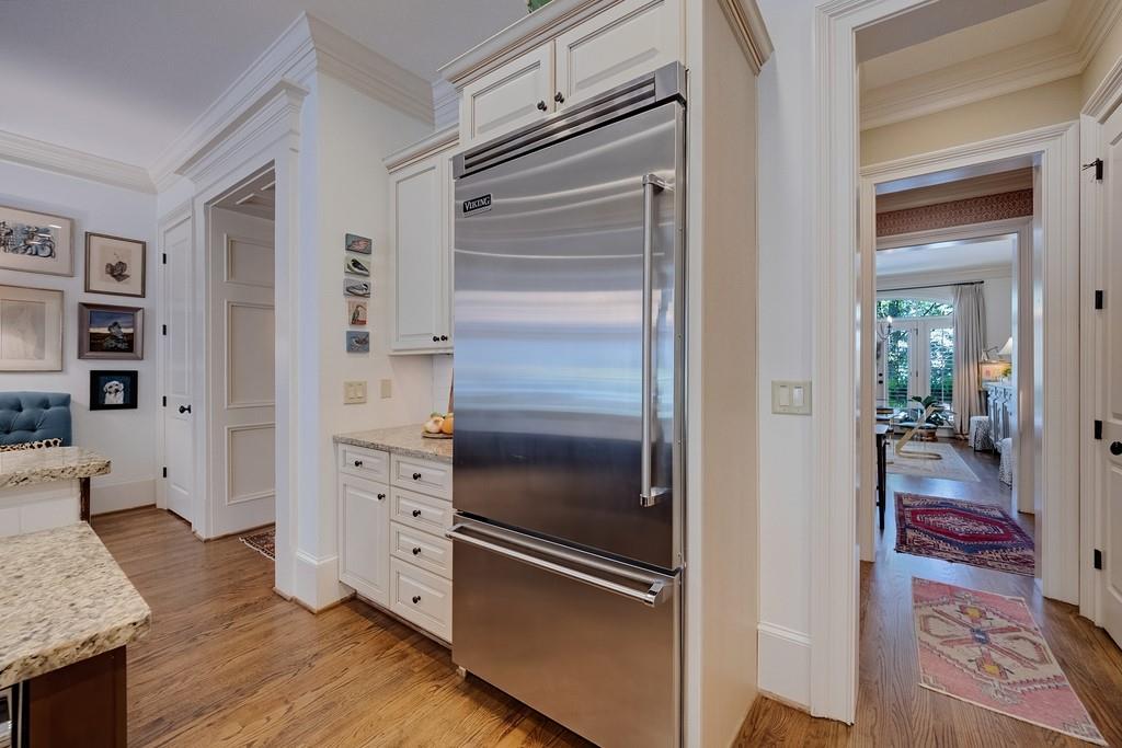 8 Honour Avenue NW Unit 6
