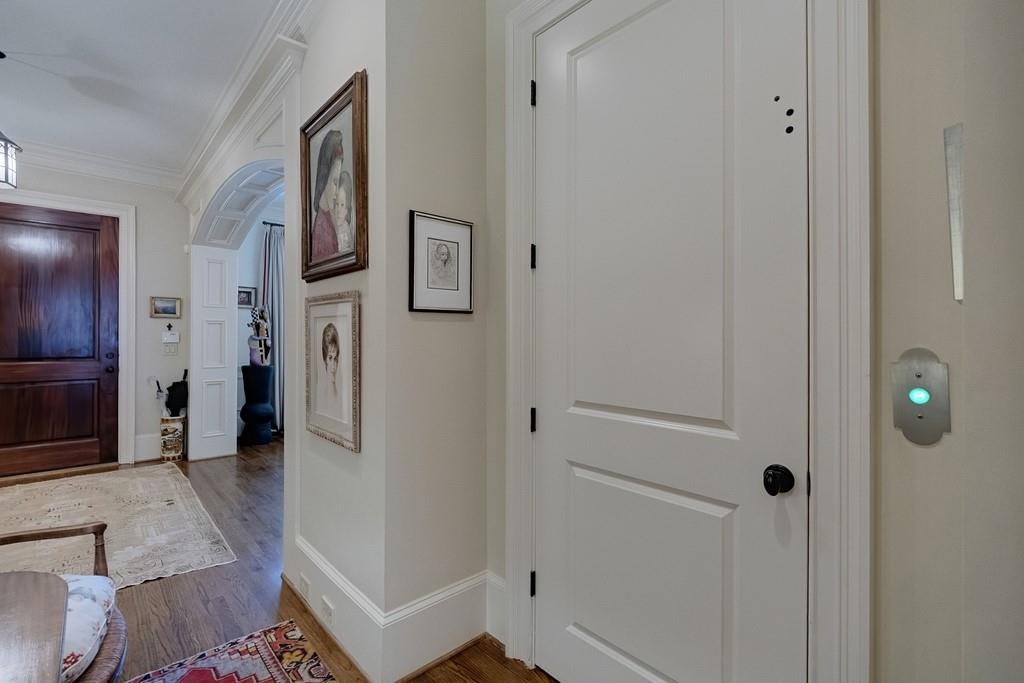 8 Honour Avenue NW Unit 6