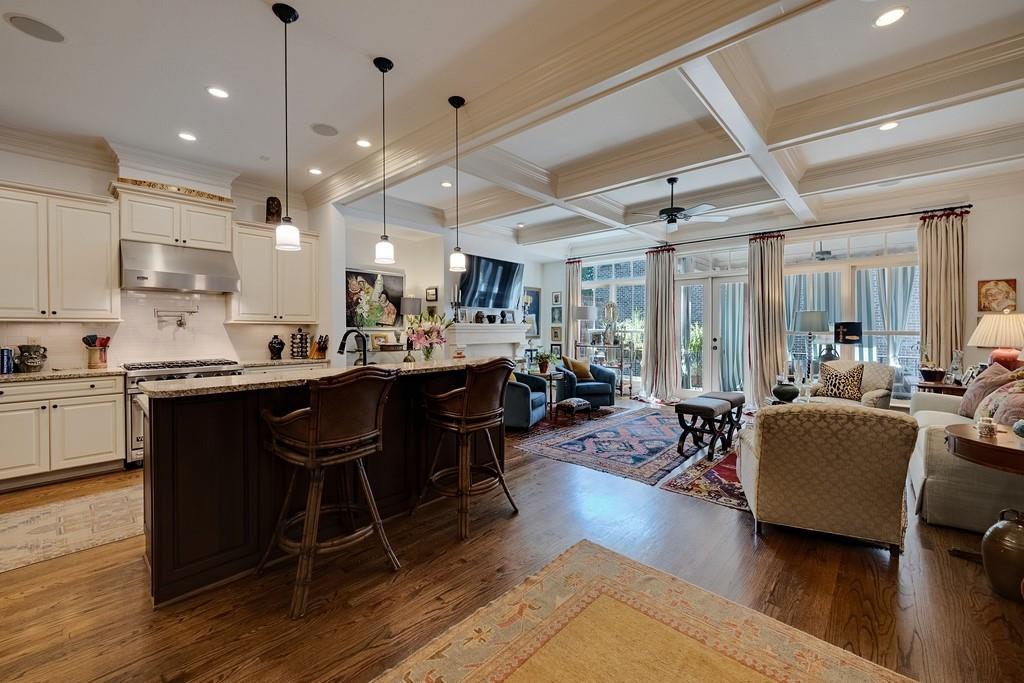 8 Honour Avenue NW Unit 6