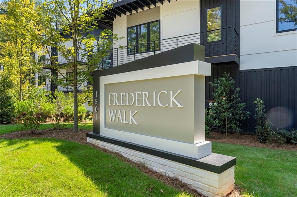 1189 Frederick Walk