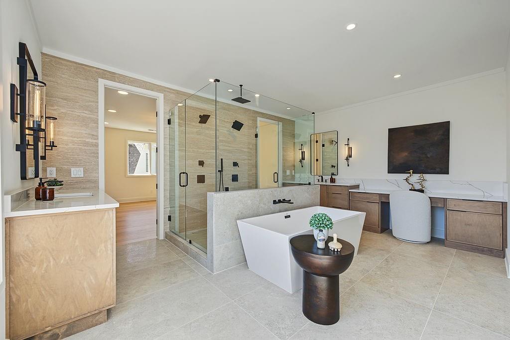 102 Coronado Court