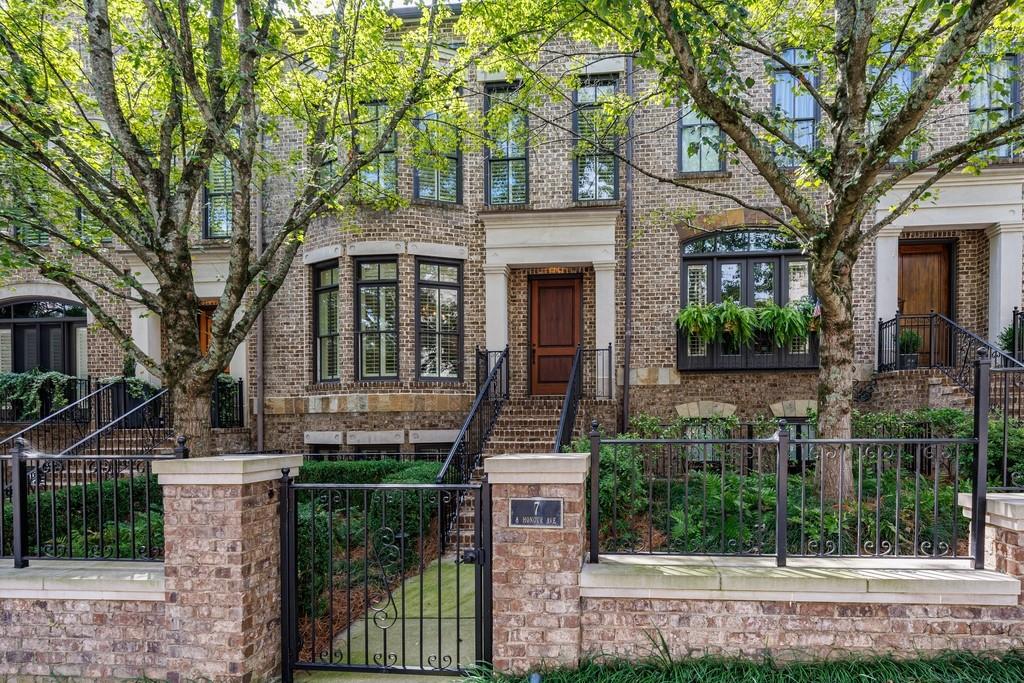 8 Honour Avenue NW Unit 7