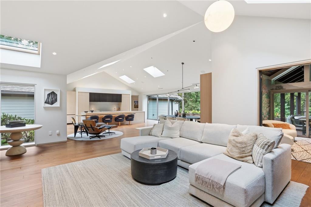 3860 Peachtree Dunwoody Road NE