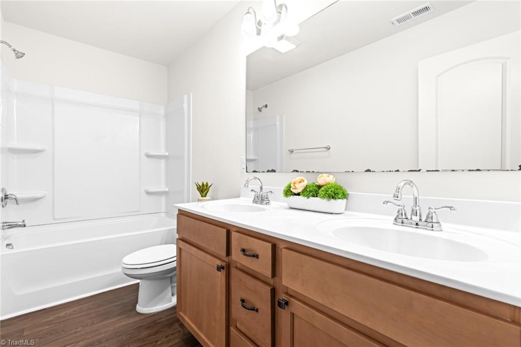 581 Freeport Court, Winston-Salem